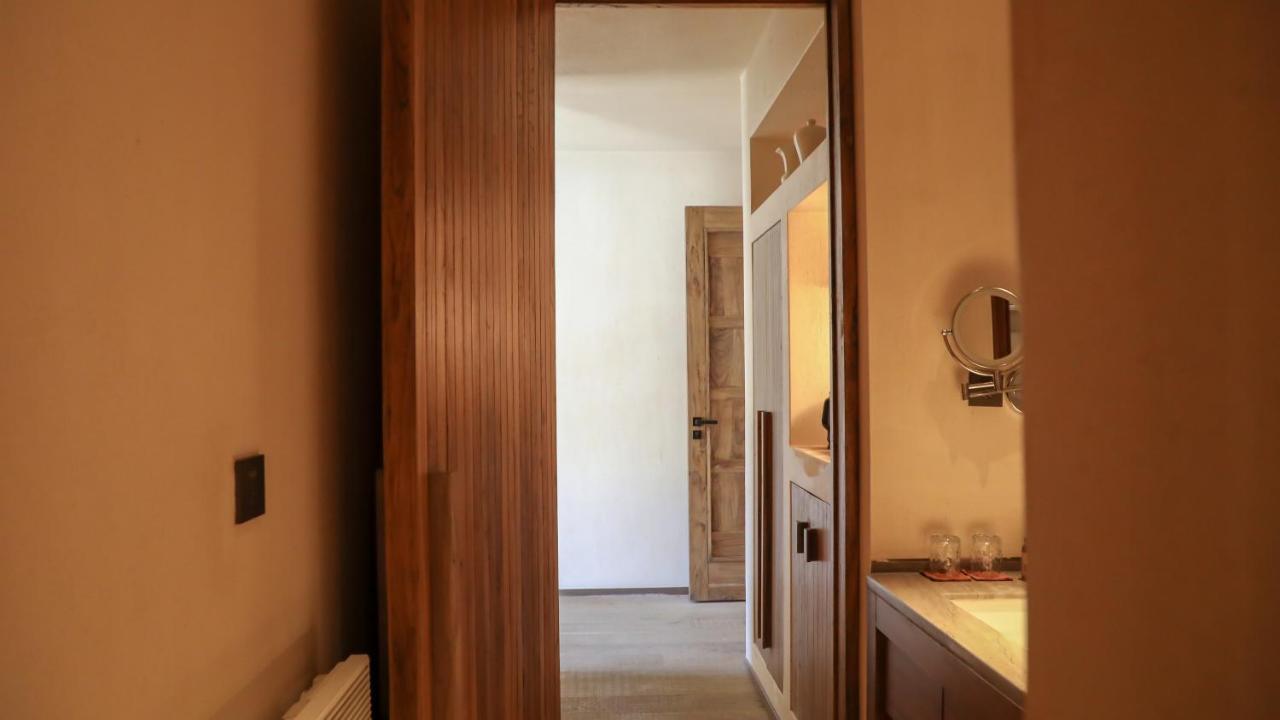 Sunyata Hotel. Deqin Meili Deqen Екстериор снимка